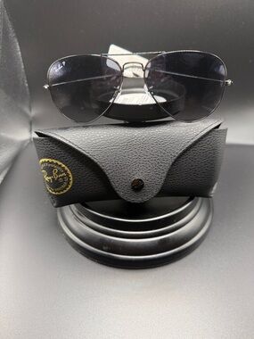 Ray-Ban Aviator Sunglasses Black Lenses Silver Frame